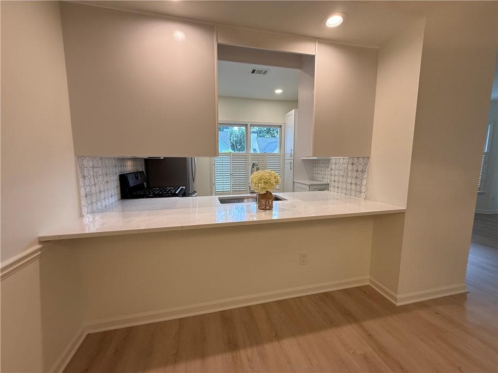 2 bedroom, 2 bathroom, 1,250 sq ft condominium for sale at 183 Victoria Way, Roswell, GA 30075 — photo 9