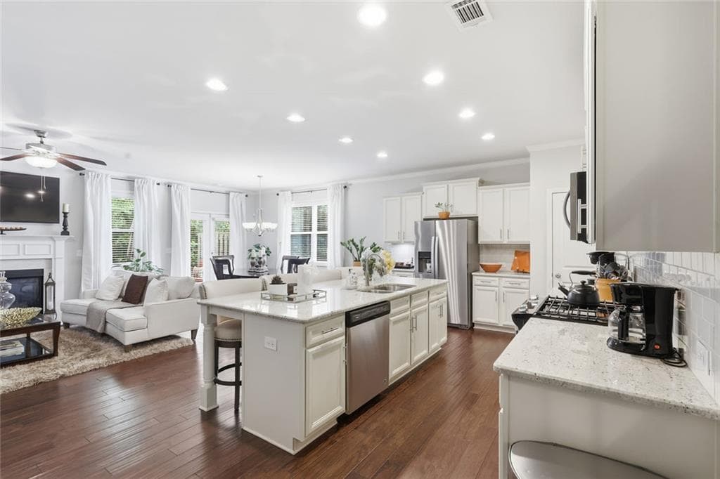 3 bedroom, 3 bathroom, 1,820 sq ft townhouse for sale at 4338 Greys Rise Way, Marietta, GA 30008 — photo 5