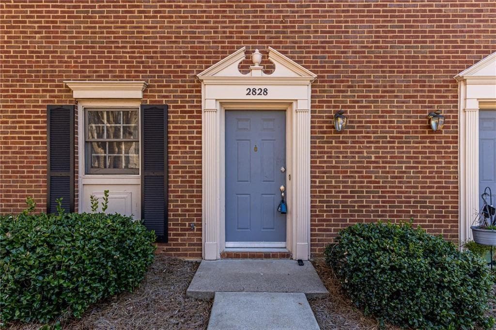 2 bedroom, 3 bathroom, 1,260 sq ft townhouse for sale at 2828 Webb Bridge Road, Alpharetta, GA 30009 — photo 4