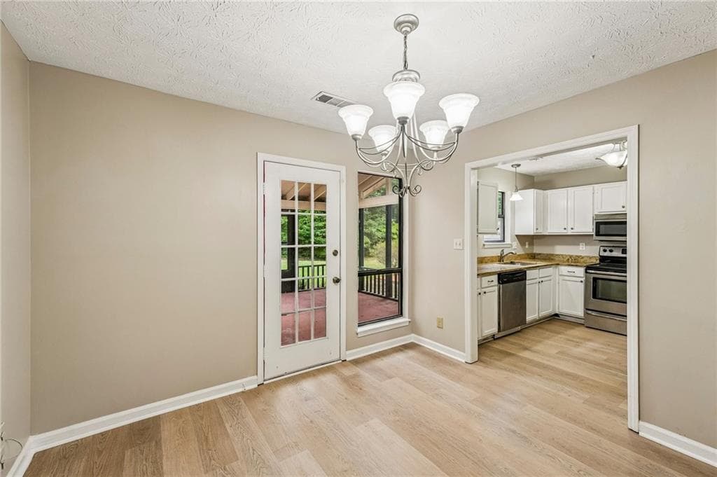 2 bedroom, 3 bathroom, 1,242 sq ft townhouse for sale at 3190 Cape Circle, Alpharetta, GA 30009 — photo 6