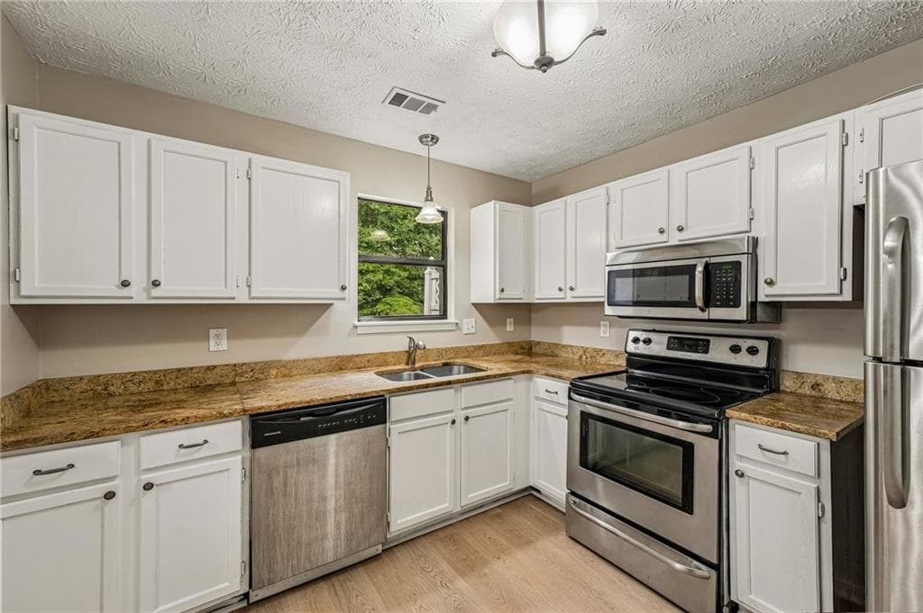 2 bedroom, 3 bathroom, 1,242 sq ft townhouse for sale at 3190 Cape Circle, Alpharetta, GA 30009 — photo 9