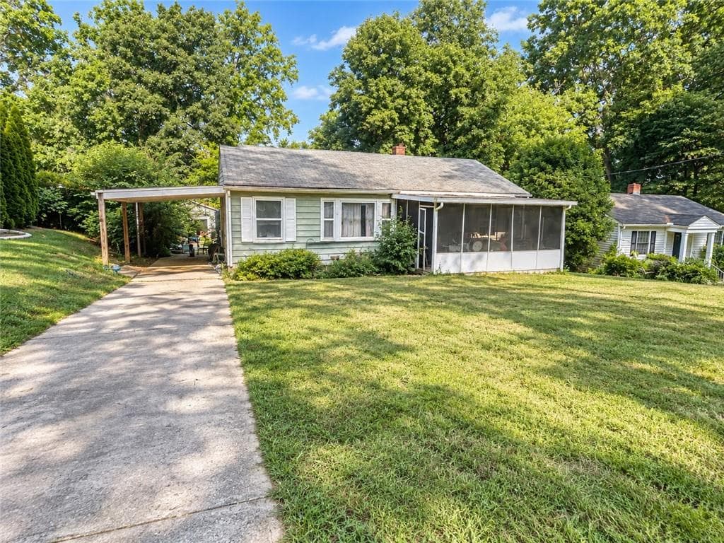 4 bedroom, 2 bathroom, 1,300 sq ft single family residence sold at 2027 Bader Avenue, Atlanta, GA 30310