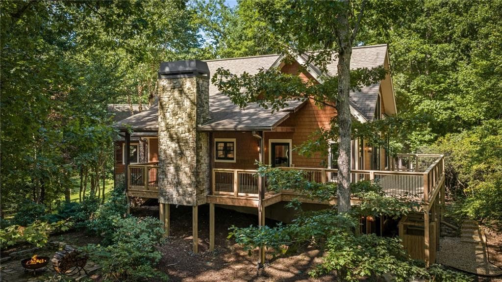 4 bedroom, 4 bathroom, 1,482 sq ft single family residence for sale at 2634 Mountain Tops Road, Blue Ridge, GA 30513 — photo 4