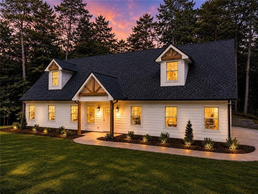 3 bedroom, 3 bathroom, 2,196 sq ft single family residence for sale at 6711 Wildwood Trail, Gainesville, GA 30506 — photo 1 of 65