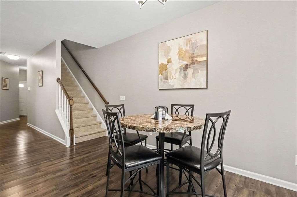 3 bedroom, 3 bathroom, 1,784 sq ft townhouse for sale at 6131 Centennial Run, Atlanta, GA 30349 — photo 5