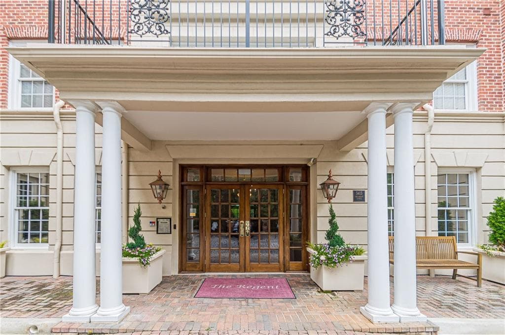 1 bedroom, 2 bathroom, 1,025 sq ft condominium for sale at 5415 Northland Drive 307, Atlanta, GA 30342 — photo 3