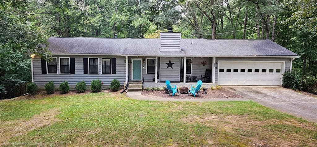 3 bedroom, 2 bathroom, 1,671 sq ft single family residence for sale at 1395 Allatoona Court, Kennesaw, GA 30152 — photo 2
