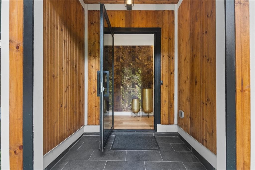 5 bedroom, 4 bathroom, 3,650 sq ft single family residence for sale at 3626 N Stratford Road, Atlanta, GA 30342 — photo 3