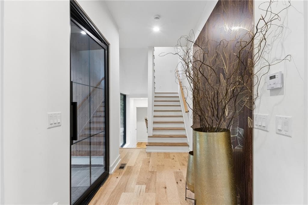 5 bedroom, 4 bathroom, 3,650 sq ft single family residence for sale at 3626 N Stratford Road, Atlanta, GA 30342 — photo 6