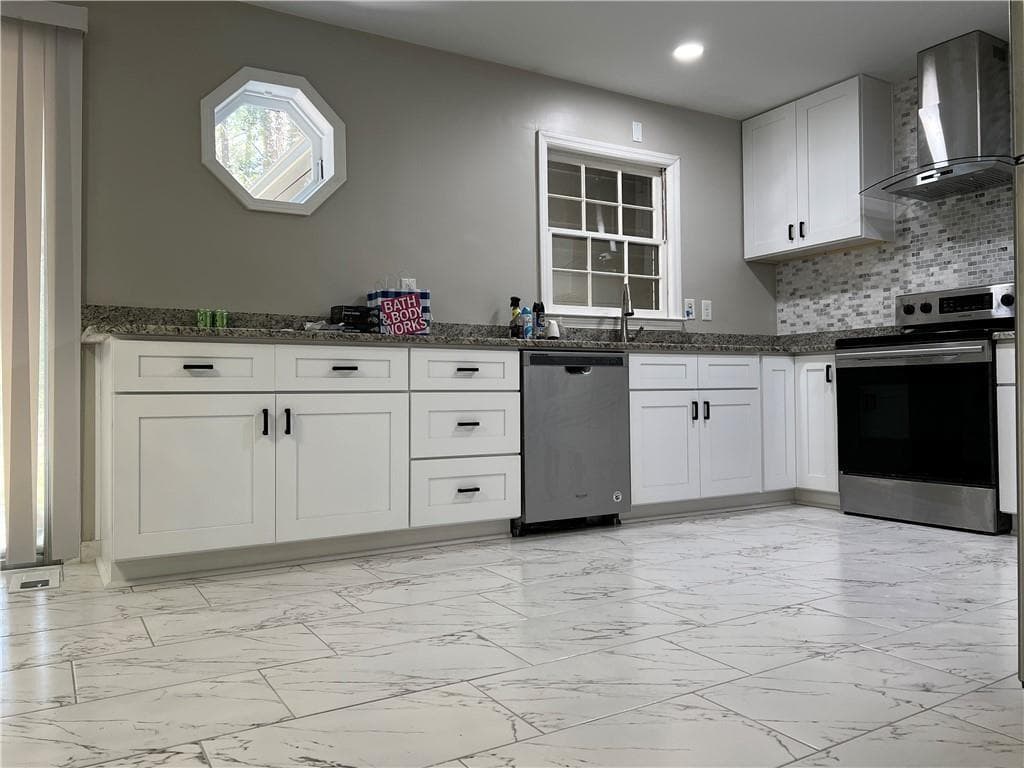 4 bedroom, 3 bathroom, 2,950 sq ft single family residence for rent at 2221 Pinecliff Drive, Atlanta, GA 30345 for $2,995 a month — photo 3