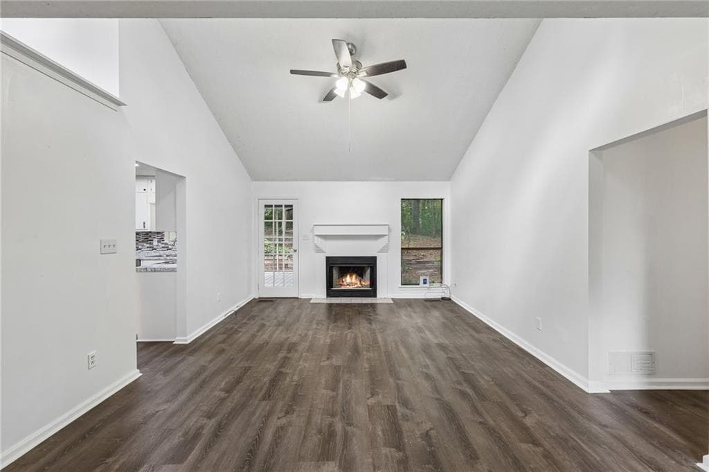 3 bedroom, 2 bathroom, 1,372 sq ft single family residence for sale at 106 Hilltop Circle, Stockbridge, GA 30281 — photo 6