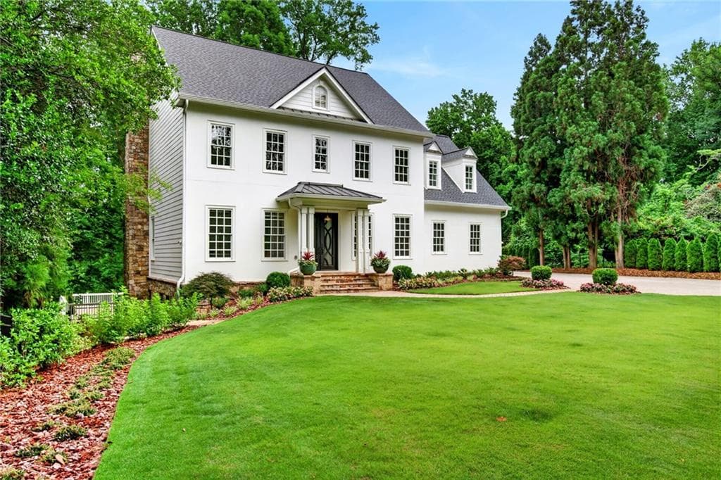 5 bedroom, 5 bathroom, 4,661 sq ft single family residence under contract at 670 Mount Paran Road, Sandy Springs, GA 30327 — photo 2