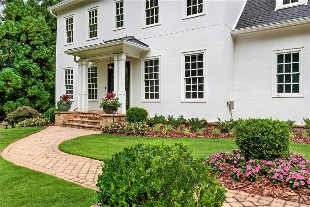 5 bedroom, 5 bathroom, 4,661 sq ft single family residence under contract at 670 Mount Paran Road, Sandy Springs, GA 30327 — photo 3