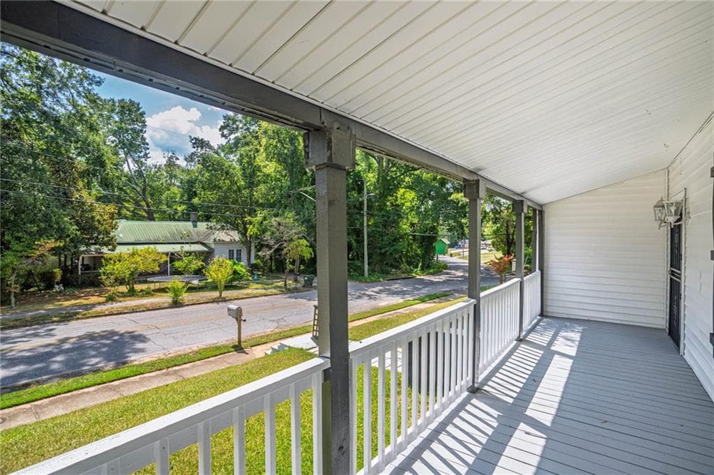 3 bedroom, 2 bathroom, 1,289 sq ft single family residence under contract at 234 S Thomas Street, Elberton, GA 30635 — photo 6