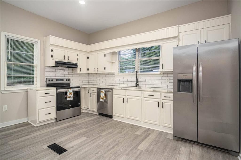 3 bedroom, 2 bathroom, 1,289 sq ft single family residence under contract at 234 S Thomas Street, Elberton, GA 30635 — photo 10