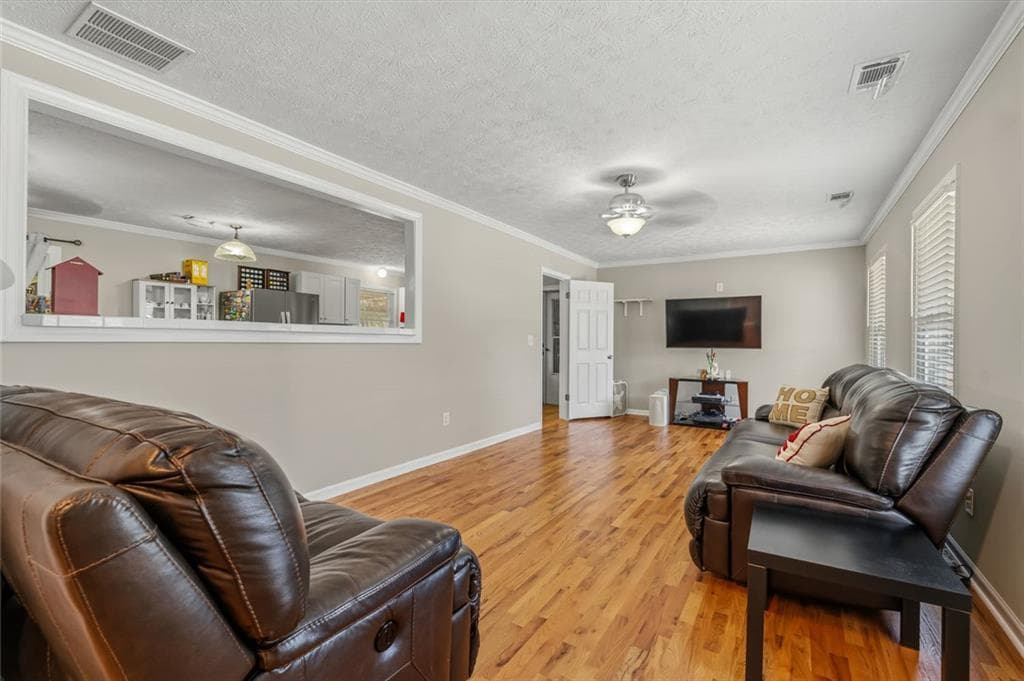 3 bedroom, 2 bathroom, 1,566 sq ft single family residence for sale at 393 Greenleaf Court, Lilburn, GA 30047 — photo 7