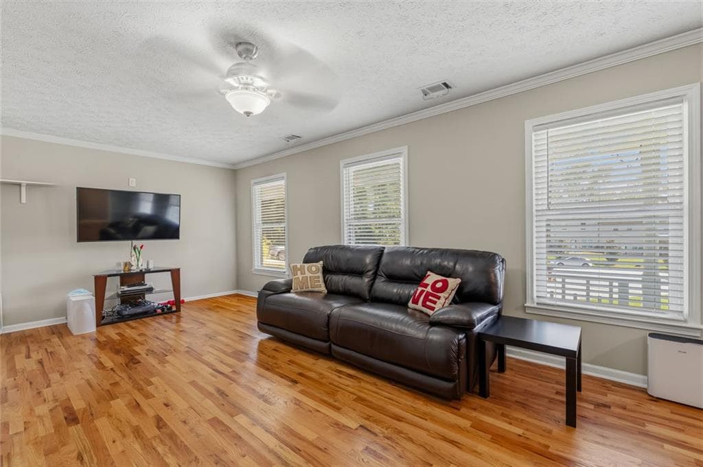 3 bedroom, 2 bathroom, 1,566 sq ft single family residence for sale at 393 Greenleaf Court, Lilburn, GA 30047 — photo 8