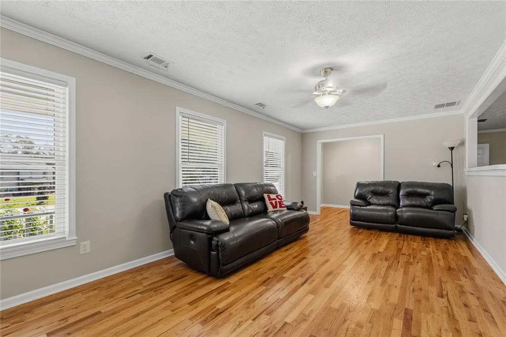 3 bedroom, 2 bathroom, 1,566 sq ft single family residence for sale at 393 Greenleaf Court, Lilburn, GA 30047 — photo 9