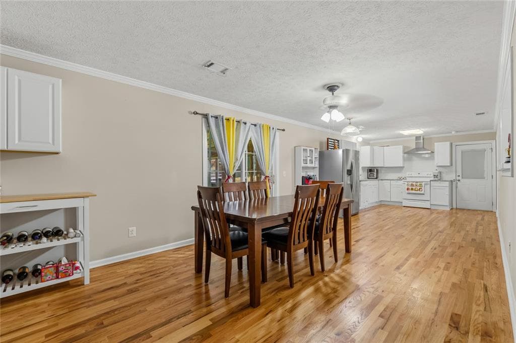 3 bedroom, 2 bathroom, 1,566 sq ft single family residence for sale at 393 Greenleaf Court, Lilburn, GA 30047 — photo 10