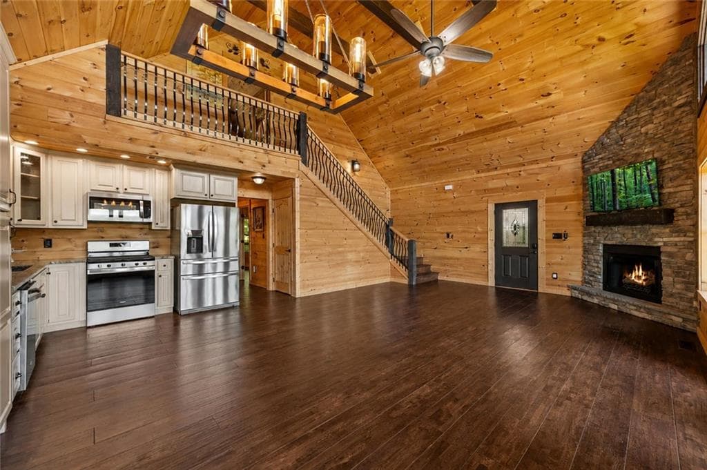 3 bedroom, 4 bathroom, 2,800 sq ft single family residence for sale at 259 Red Bush School Road, Blue Ridge, GA 30513 — photo 10
