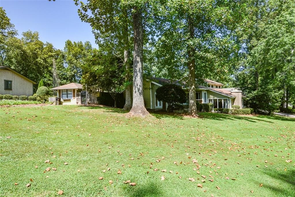 4 bedroom, 4 bathroom, 2,635 sq ft single family residence for sale at 6838 Springwood Drive, Douglasville, GA 30135 — photo 5