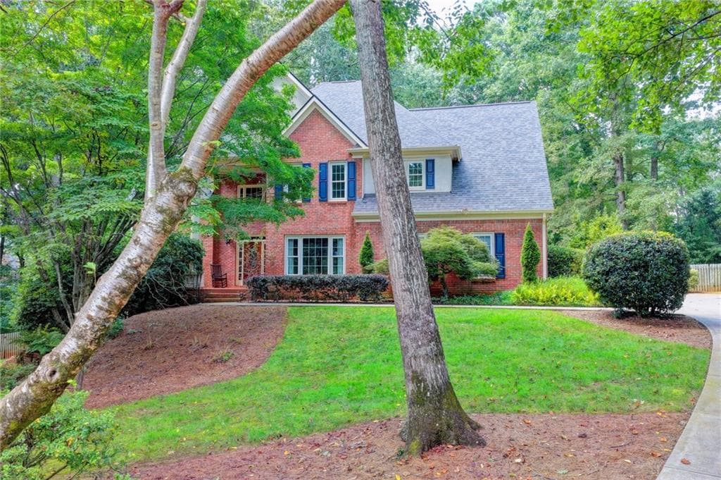5 bedroom, 5 bathroom, 3,950 sq ft single family residence for sale at 375 Petersford Way, Milton, GA 30004 — photo 4