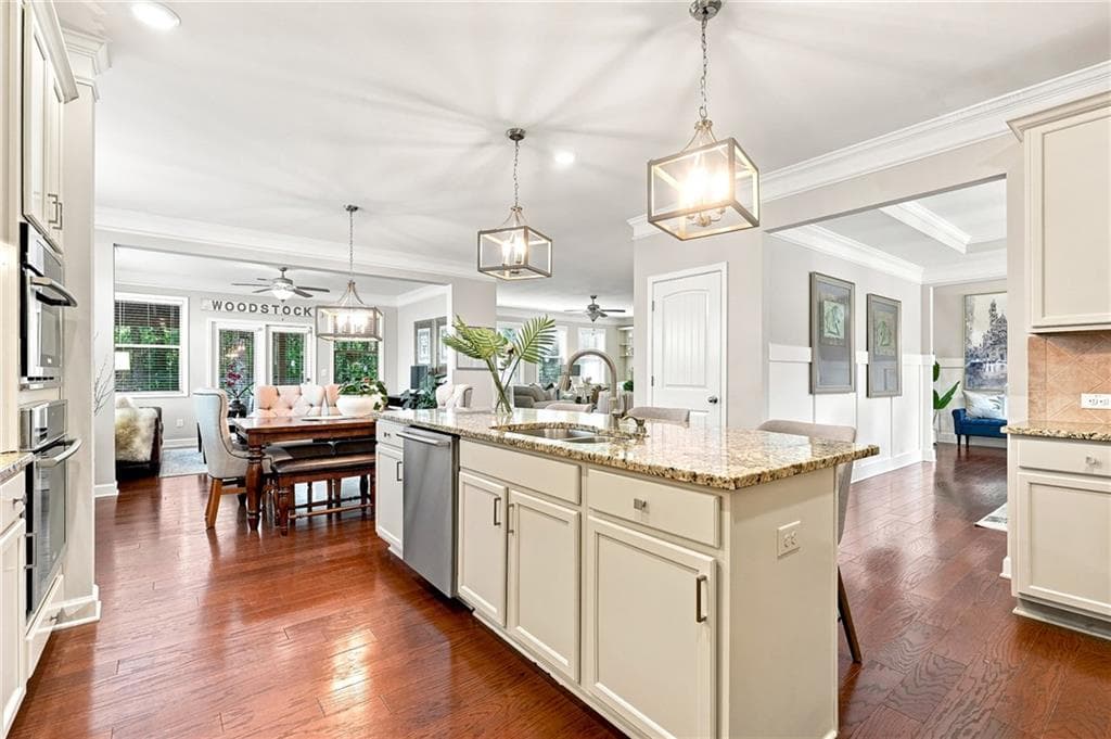 5 bedroom, 4 bathroom, 4,575 sq ft single family residence for sale at 412 Hathaway Avenue, Woodstock, GA 30188 — photo 8
