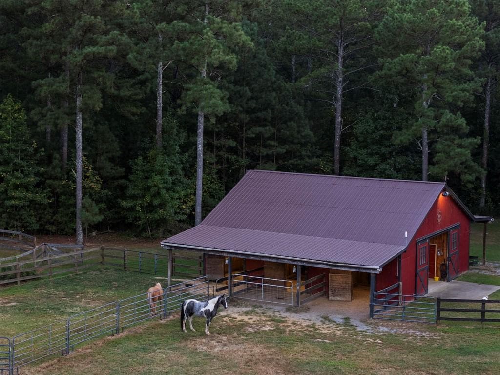5 bedroom, 5 bathroom, 7,286 sq ft single family residence for sale at 456 E Valley Road, Rydal, GA 30171 — photo 3