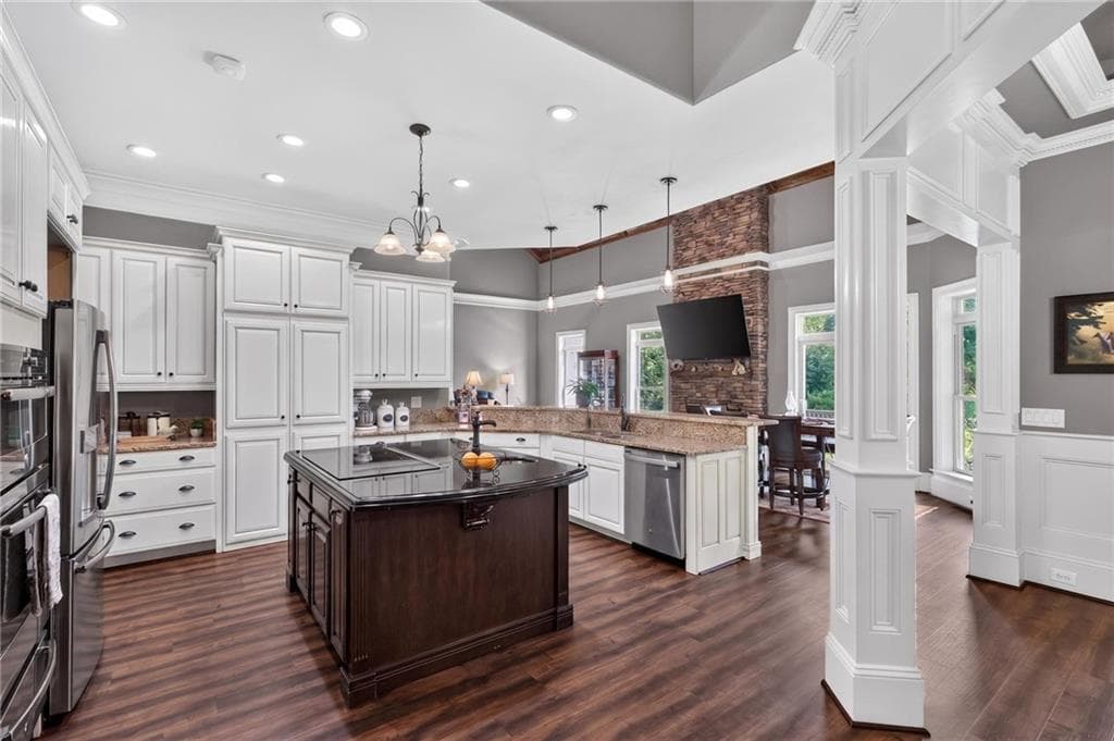 5 bedroom, 5 bathroom, 7,286 sq ft single family residence for sale at 456 E Valley Road, Rydal, GA 30171 — photo 7