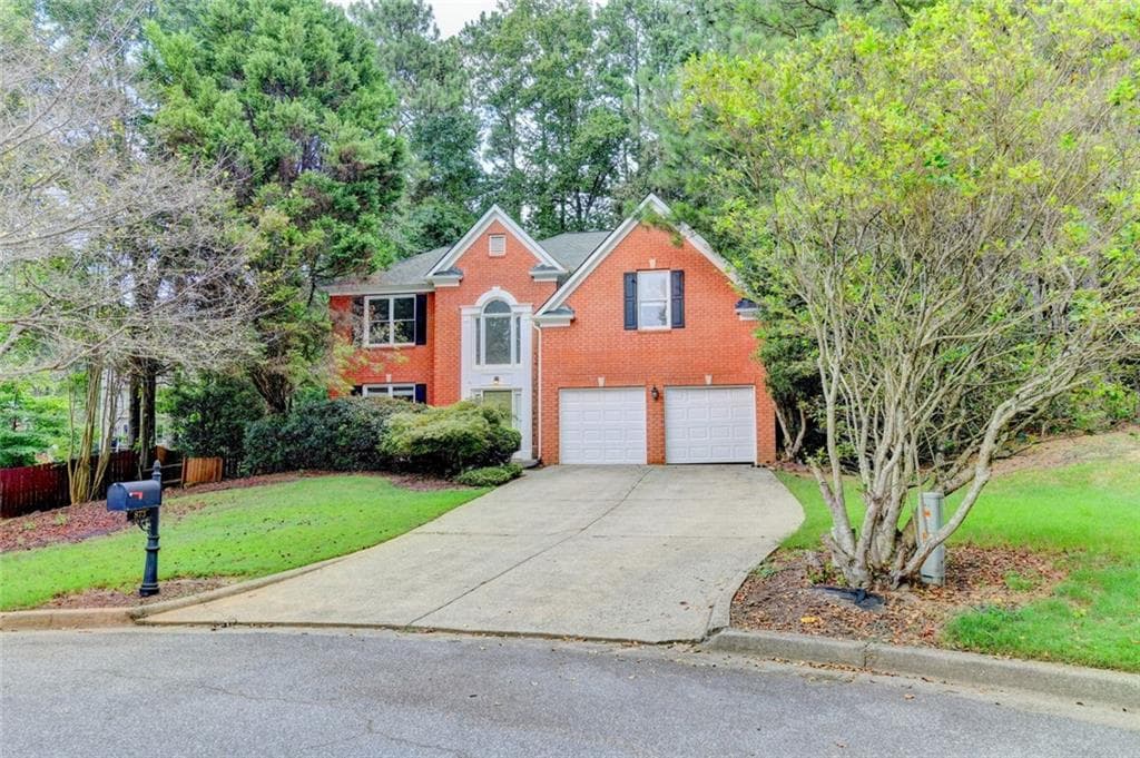 3 bedroom, 3 bathroom, 2,424 sq ft single family residence under contract at 873 Red Rock Court, Suwanee, GA 30024