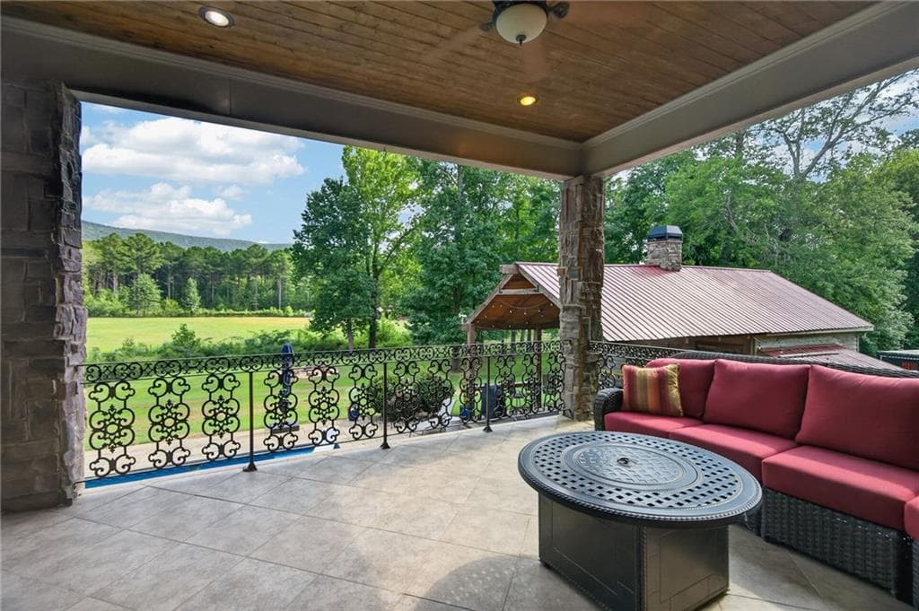 5 bedroom, 5 bathroom, 7,286 sq ft single family residence for sale at 456 E Valley Road, Rydal, GA 30171 — photo 9