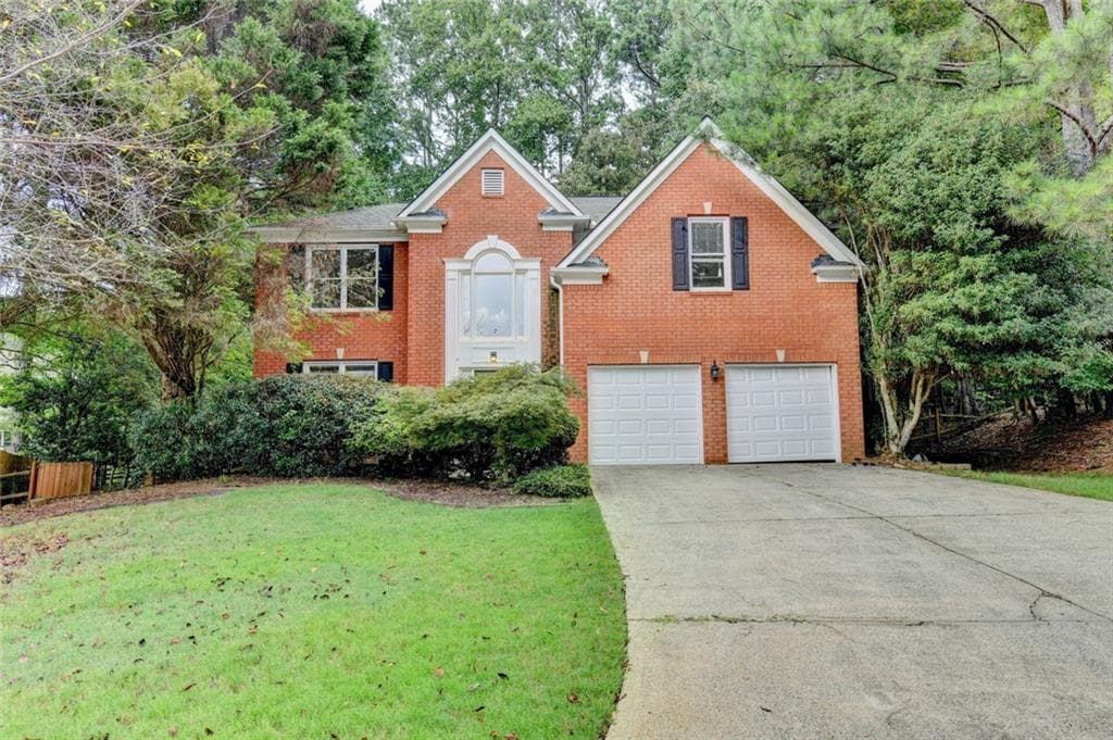 3 bedroom, 3 bathroom, 2,424 sq ft single family residence under contract at 873 Red Rock Court, Suwanee, GA 30024 — photo 3