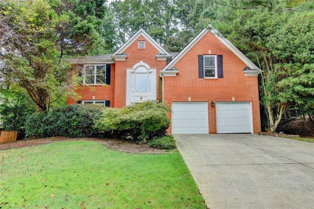 3 bedroom, 3 bathroom, 2,424 sq ft single family residence under contract at 873 Red Rock Court, Suwanee, GA 30024 — photo 4
