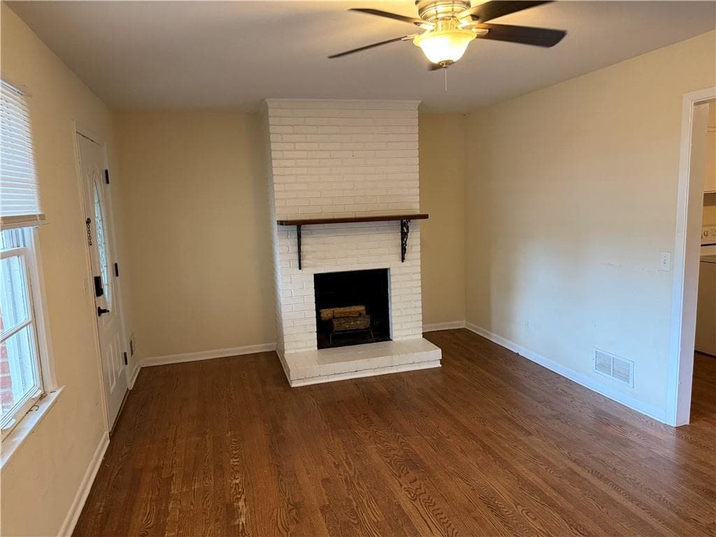 2 bedroom, 1 bathroom, 900 sq ft single family residence for rent at 964 Myrtle Street, Roswell, GA 30075 for $2,100 a month — photo 6