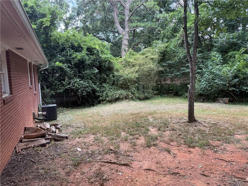 2 bedroom, 1 bathroom, 900 sq ft single family residence for rent at 964 Myrtle Street, Roswell, GA 30075 for $2,100 a month — photo 3