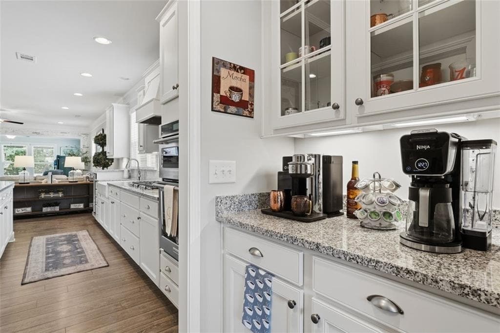 3 bedroom, 2 bathroom, 2,308 sq ft single family residence under contract at 231 Windsor Park Drive, Woodstock, GA 30188 — photo 7