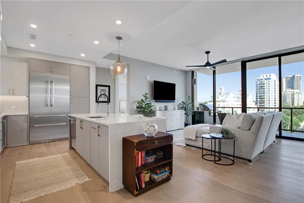 2 bedroom, 3 bathroom, 1,470 sq ft condominium for sale at 2425 Peachtree Road 1203, Atlanta, GA 30305 — photo 2