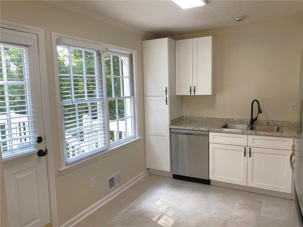 3 bedroom, 2 bathroom, 1,256 sq ft single family residence for rent at 2205 Pair Road, Marietta, GA 30008 for $2,000 a month — photo 6