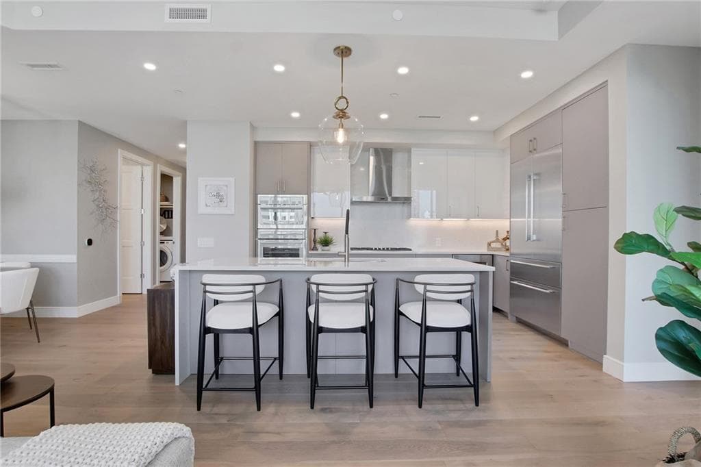 2 bedroom, 3 bathroom, 1,470 sq ft condominium for sale at 2425 Peachtree Road 1203, Atlanta, GA 30305 — photo 6