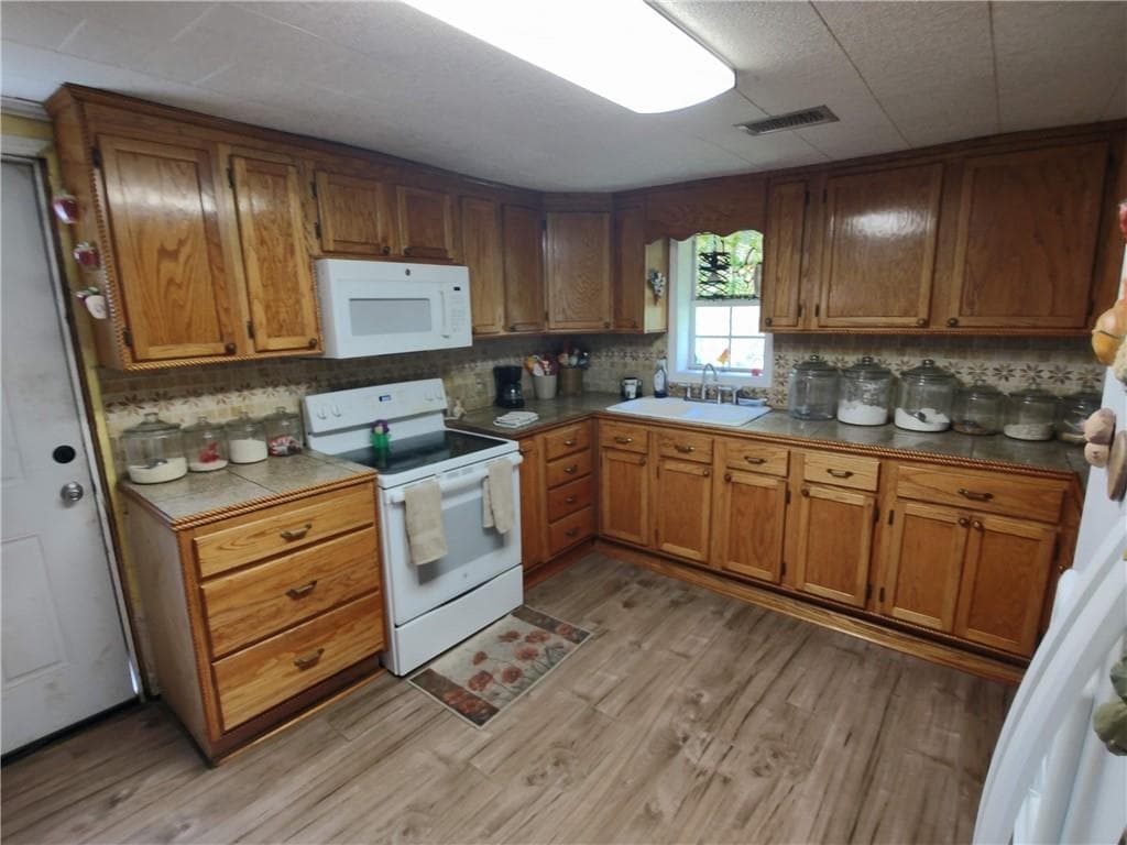 2 bedroom, 1 bathroom, 1,320 sq ft single family residence for sale at 940 County Road 387, Cedar Bluff, AL 35959 — photo 2