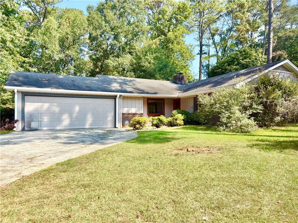 3 bedroom, 2 bathroom, 1,915 sq ft single family residence under contract at 1398 Fairfield Drive, Lilburn, GA 30047 — photo 2
