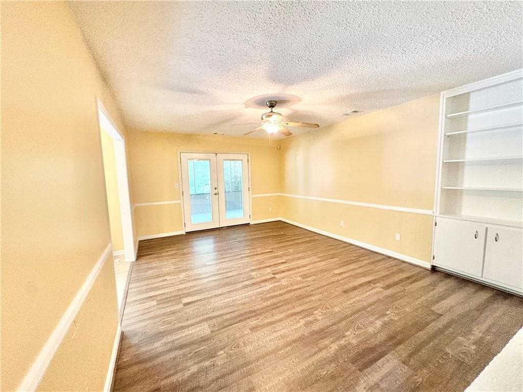 3 bedroom, 2 bathroom, 1,915 sq ft single family residence under contract at 1398 Fairfield Drive, Lilburn, GA 30047 — photo 7