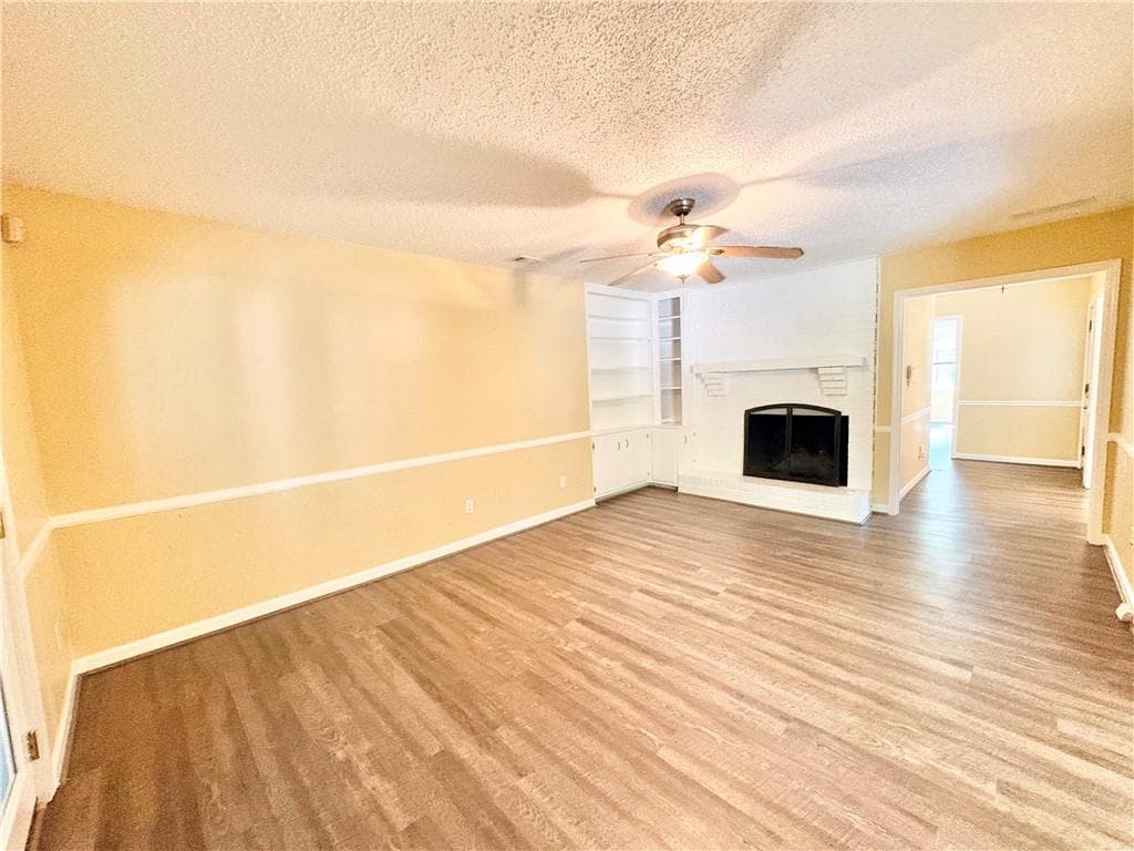 3 bedroom, 2 bathroom, 1,915 sq ft single family residence under contract at 1398 Fairfield Drive, Lilburn, GA 30047 — photo 8
