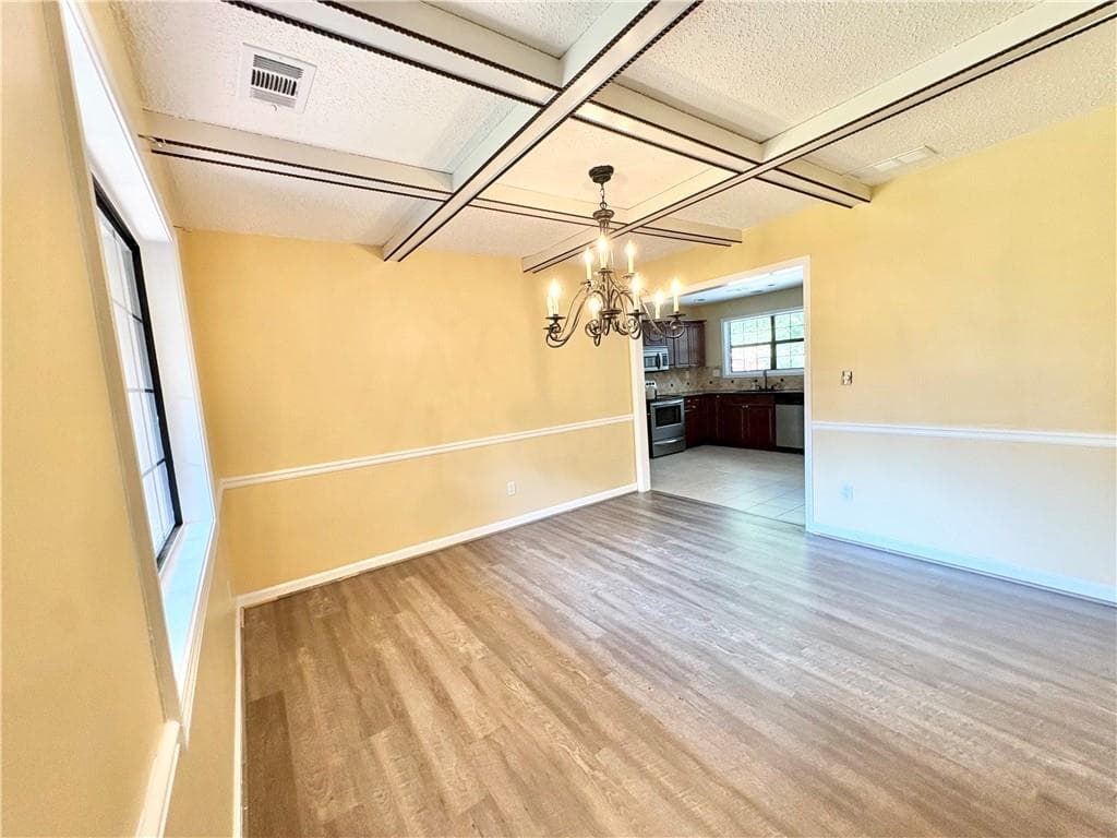 3 bedroom, 2 bathroom, 1,915 sq ft single family residence under contract at 1398 Fairfield Drive, Lilburn, GA 30047 — photo 9