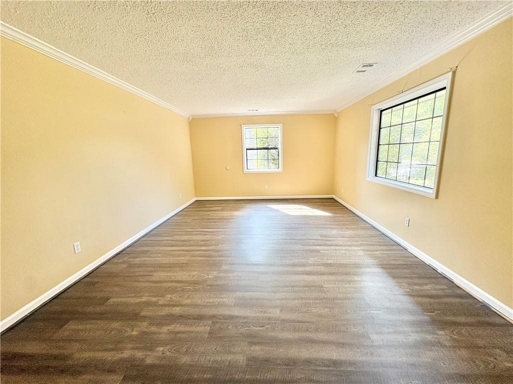 3 bedroom, 2 bathroom, 1,915 sq ft single family residence under contract at 1398 Fairfield Drive, Lilburn, GA 30047 — photo 10