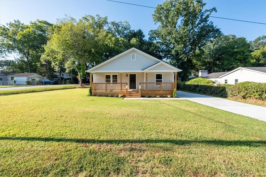 4 bedroom, 3 bathroom, 2,200 sq ft single family residence for sale at 1068 Mclinden Avenue, Smyrna, GA 30080 — photo 3