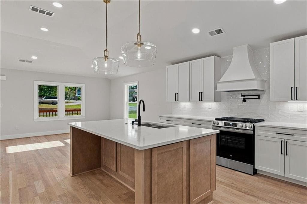 4 bedroom, 3 bathroom, 2,200 sq ft single family residence for sale at 1068 Mclinden Avenue, Smyrna, GA 30080 — photo 9