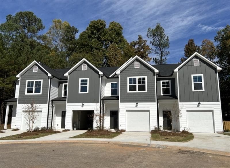 3 bedroom, 3 bathroom, 1,562 sq ft townhouse for sale at 6271 Redan Square 83, Lithonia, GA 30058 — photo 2