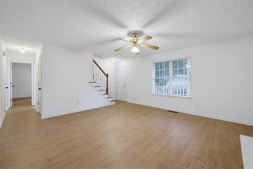 3 bedroom, 3 bathroom, 1,322 sq ft single family residence under contract at 5118 Big Spruce Trail, Gainesville, GA 30507 — photo 6