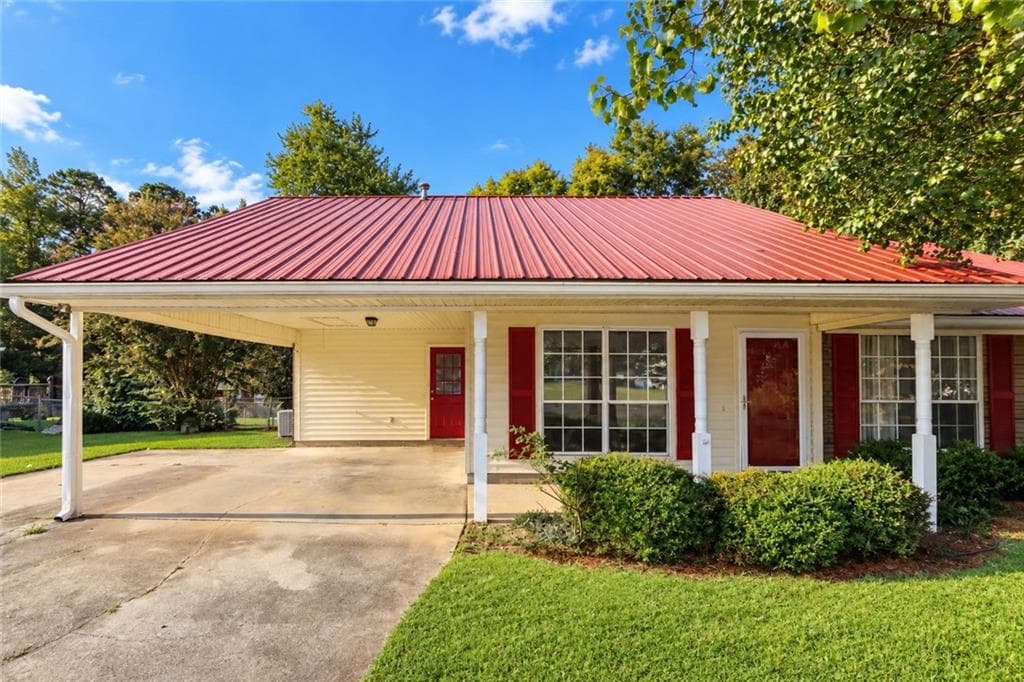 2 bedroom, 2 bathroom, 1,248 sq ft single family residence for sale at 28 Frances Drive, Rome, GA 30165